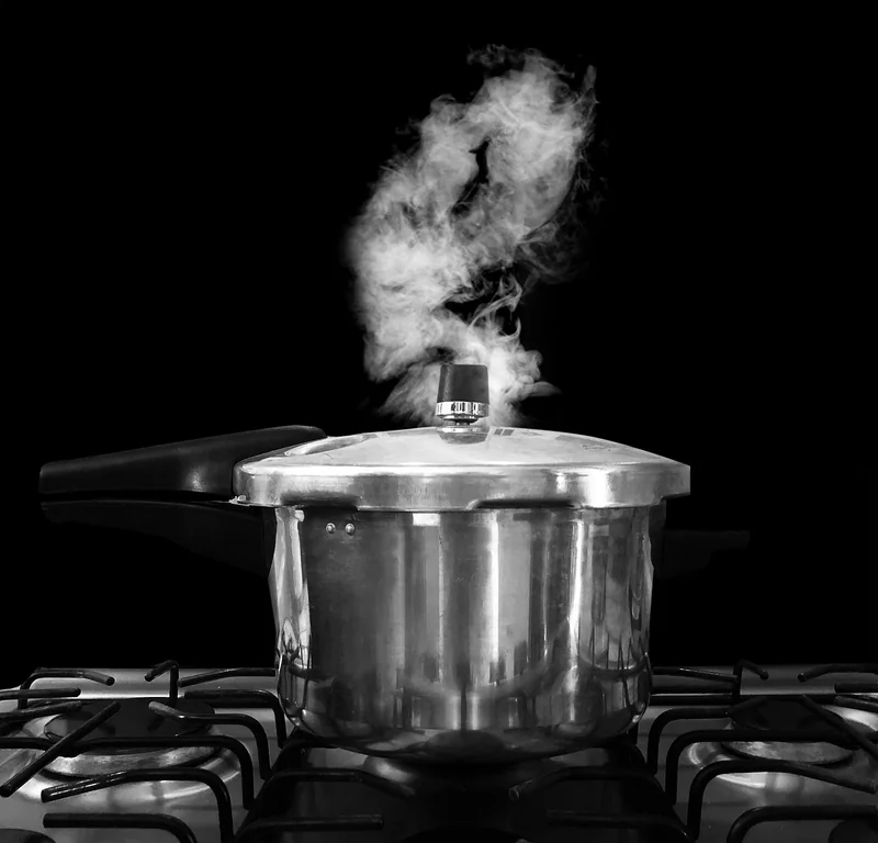 Staub ou le creuset : quel choix faire en 2026 pour votre cuisine ?